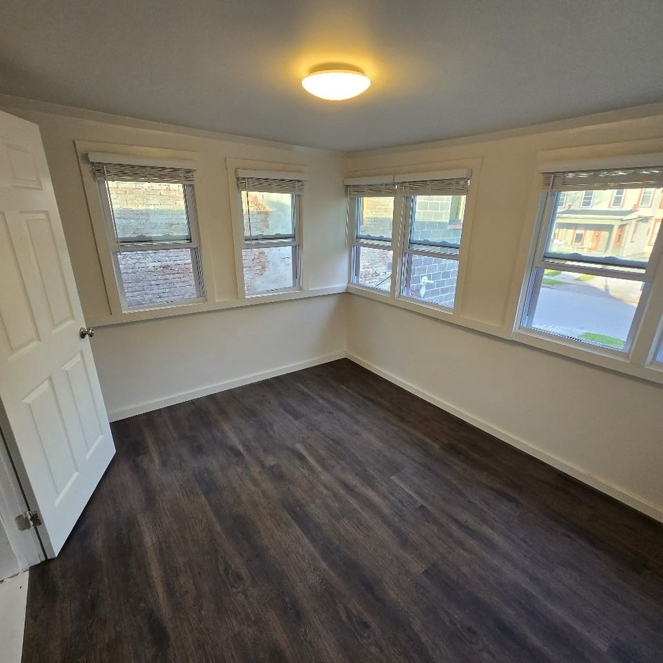167 Meigs St #2ndFL - Photo 3 of 12