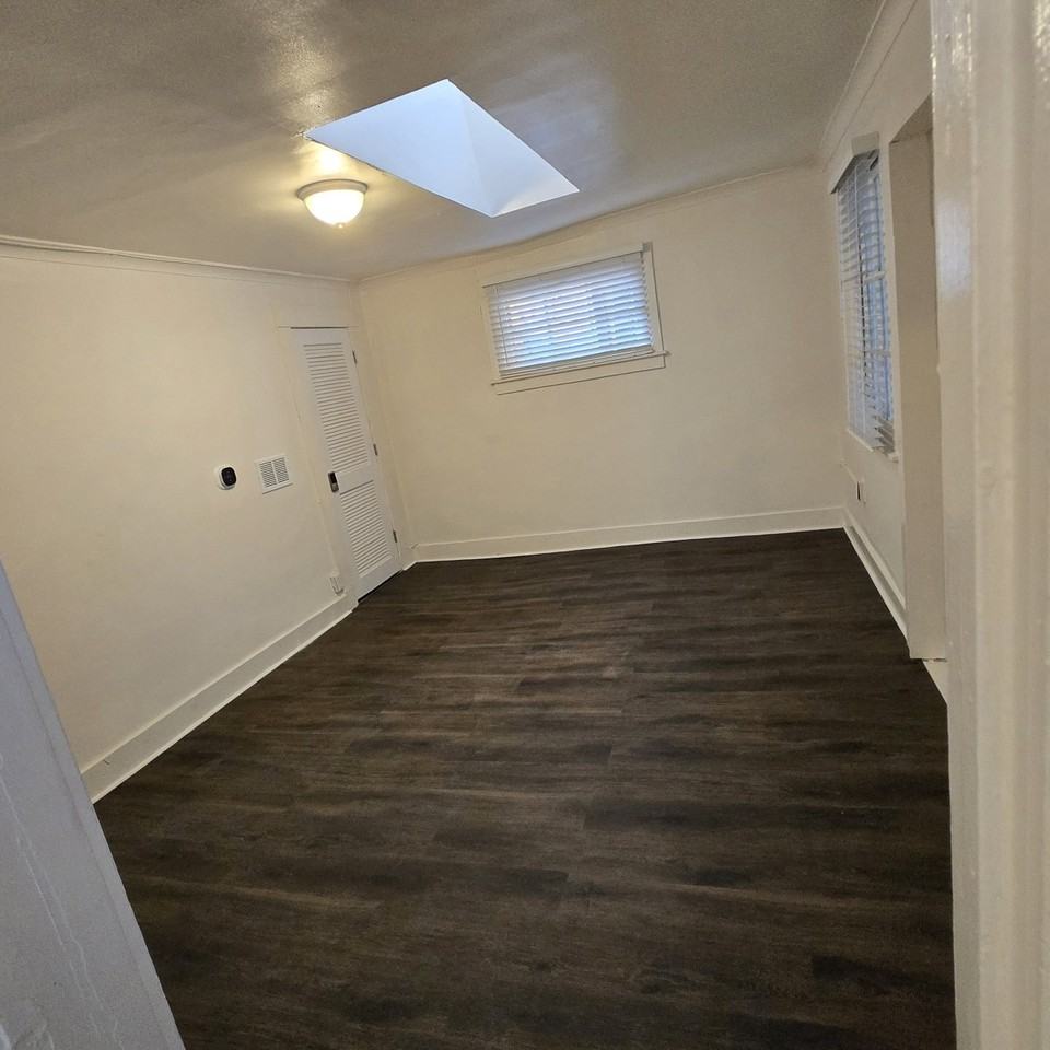 167 Meigs St #2ndFL - Photo 5 of 12