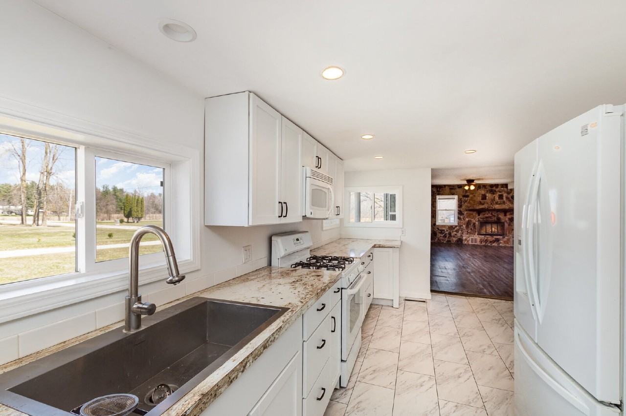 1286 9 Mile Rd - Photo 6 of 16