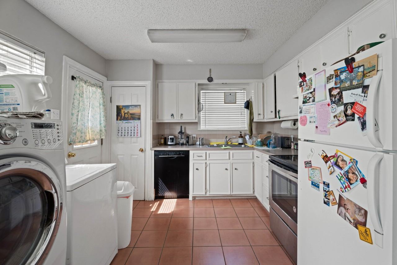 2703 23rd Street - Photo 6 of 11