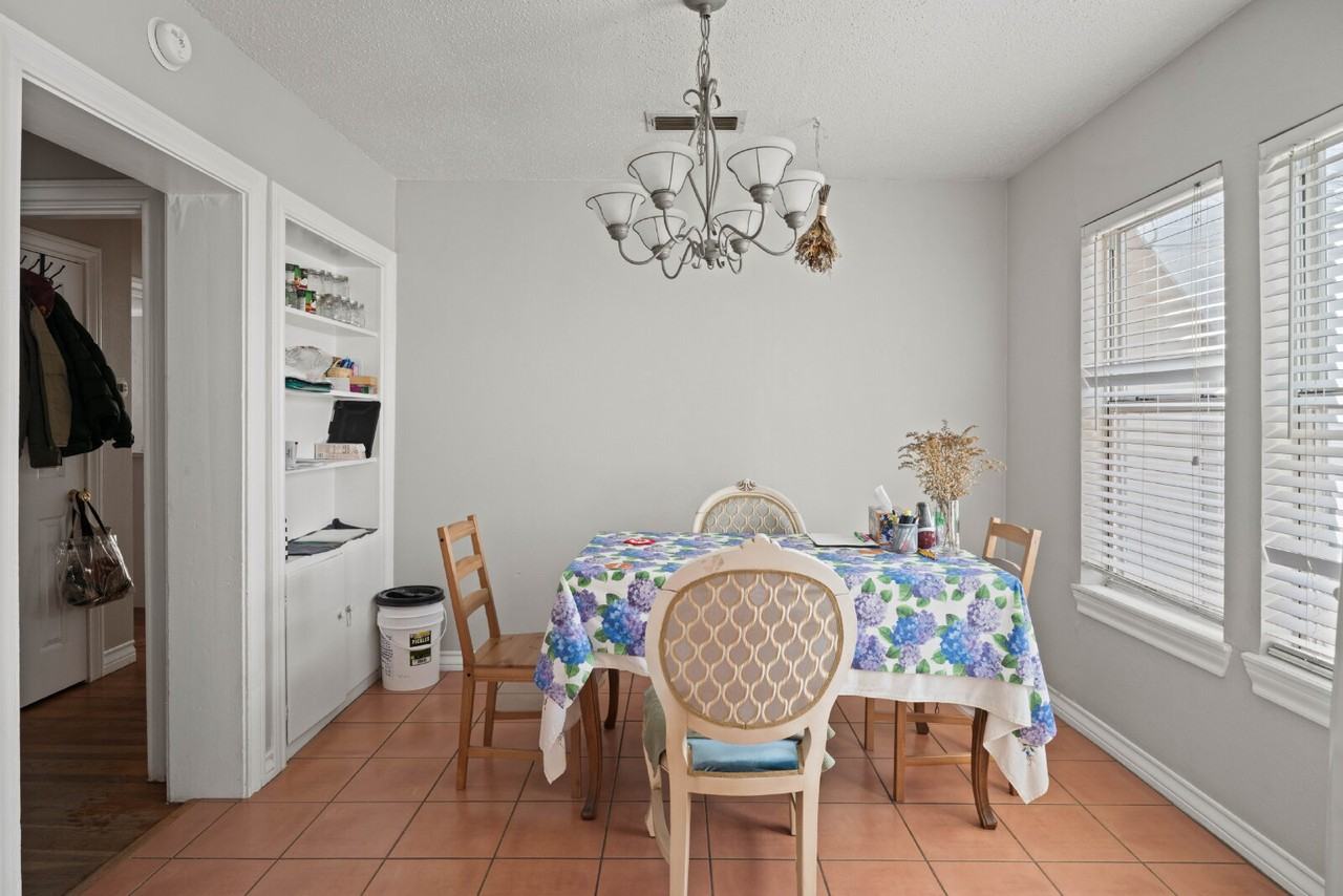 2703 23rd Street - Photo 7 of 11