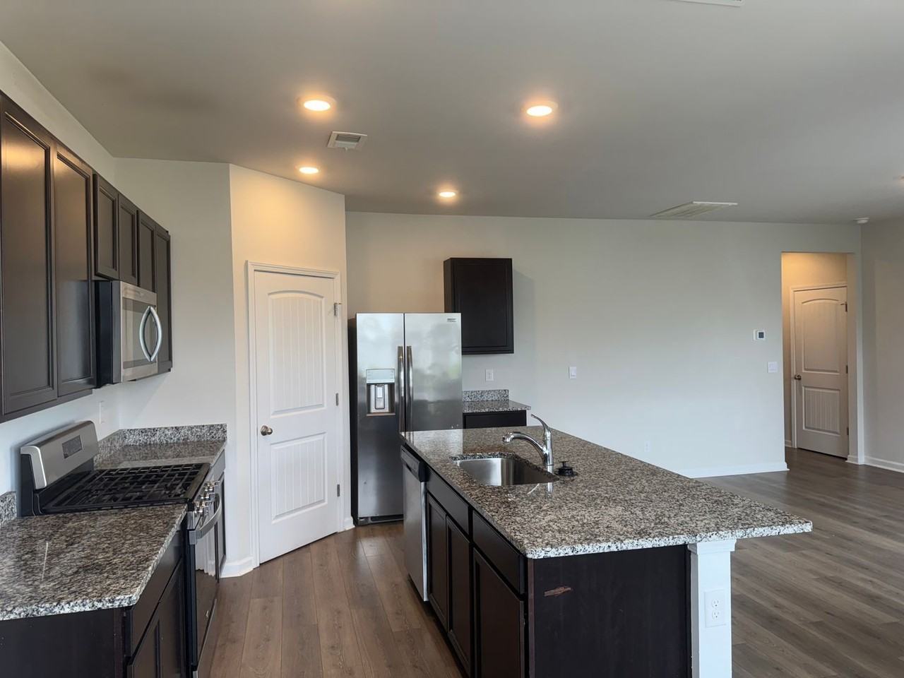 7704 Stapleton Chase Dr - Photo 7 of 31