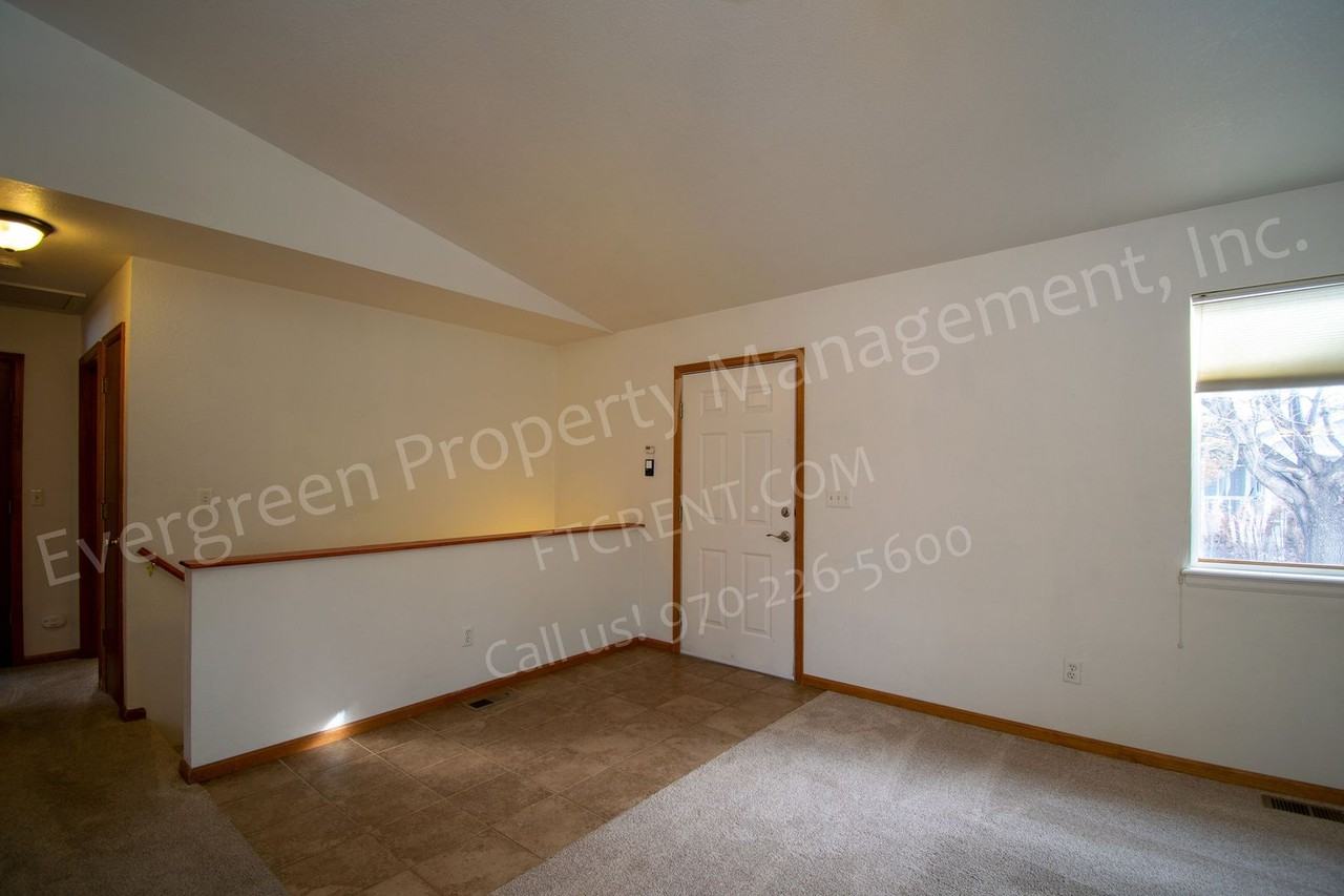 2302 Turquoise St - Photo 5 of 46