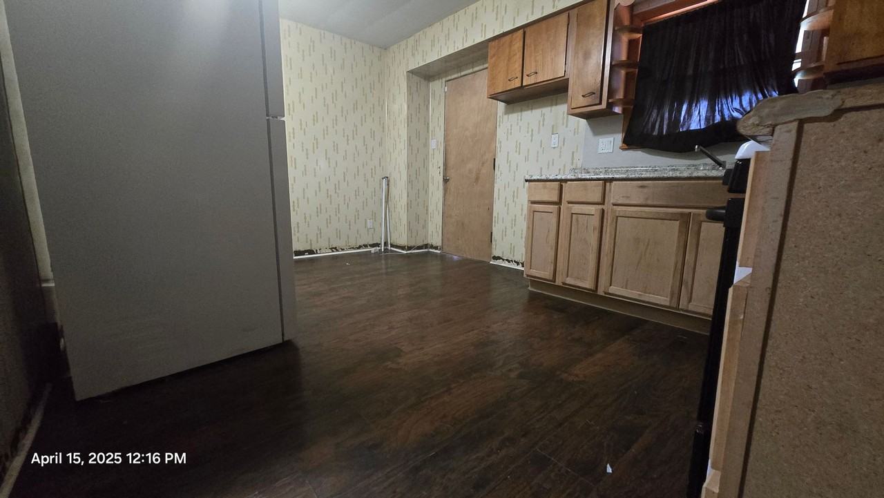 1007 Wool St - Photo 3 of 6