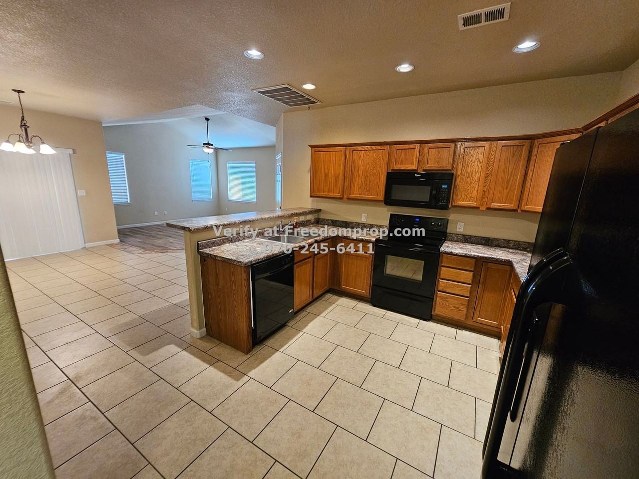 2482 Wolcott Ave - Photo 6 of 20