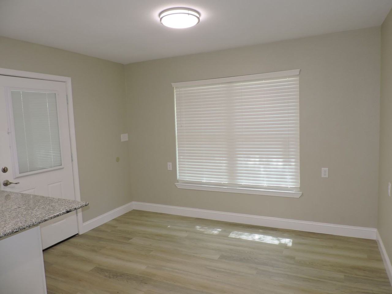 3202 W Lee St - Photo 3 of 19