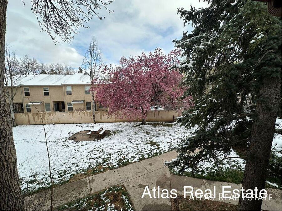 64 Newport Cir #3B - Photo 6 of 11