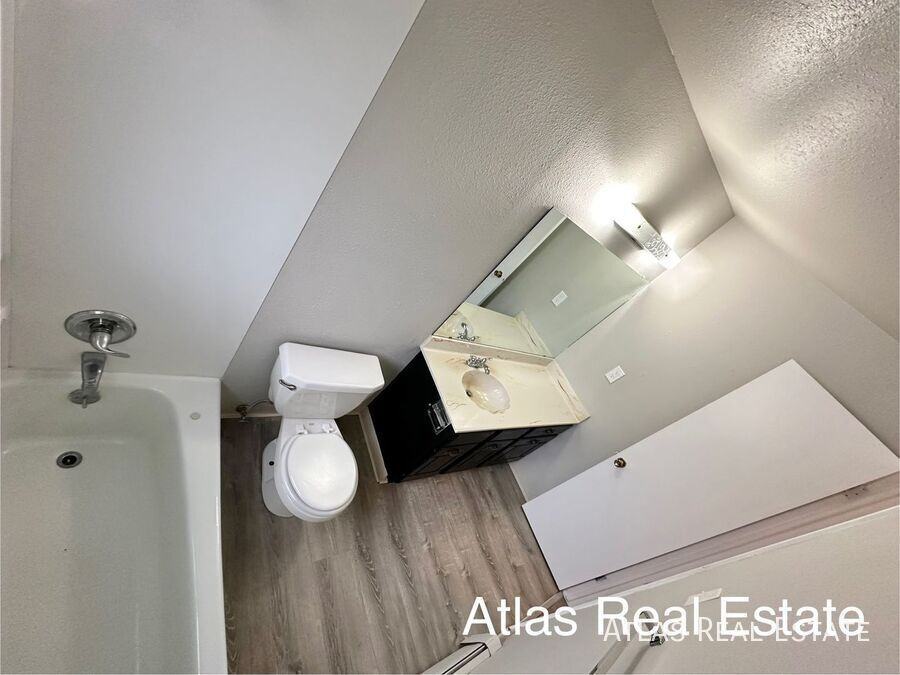 64 Newport Cir #3B - Photo 4 of 11