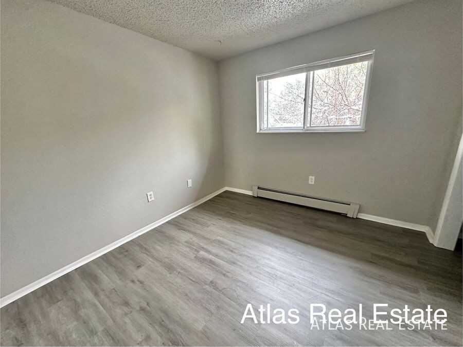 64 Newport Cir #3B - Photo 2 of 11