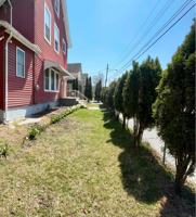 featured image of 34 Franklin St #2