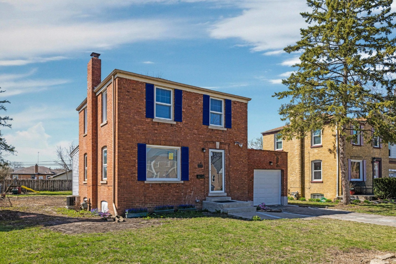 1516 Speechley Blvd - Photo 2 of 20