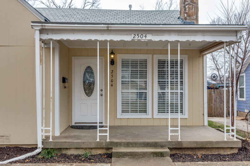 2504 Westbrook Ave - Photo 3 of 20