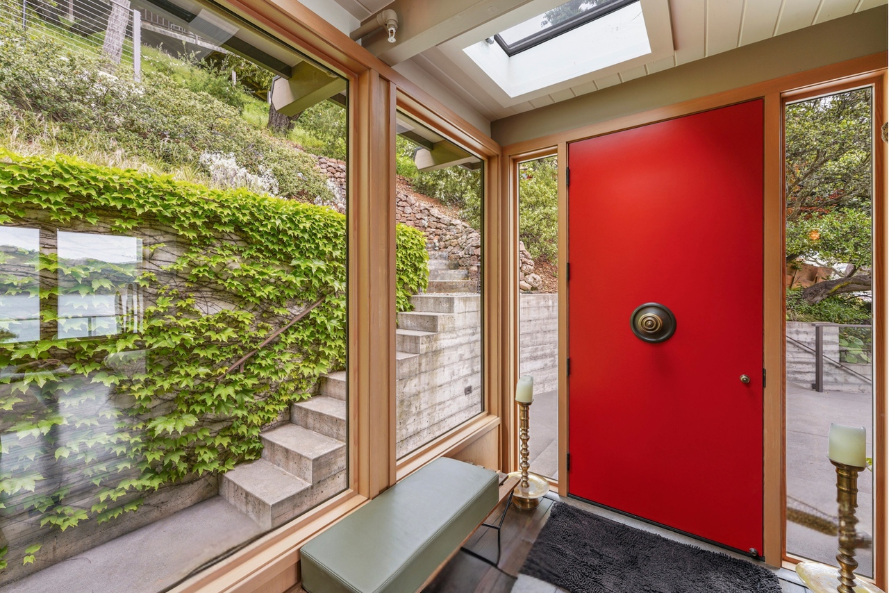 285 Bayview Avenue - Photo 4 of 35