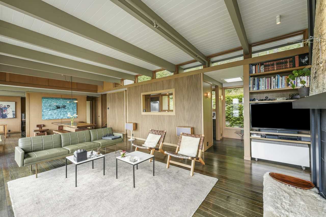 285 Bayview Avenue - Photo 7 of 35