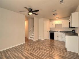 312 Queens Ct N #B - Photo 1 of 1