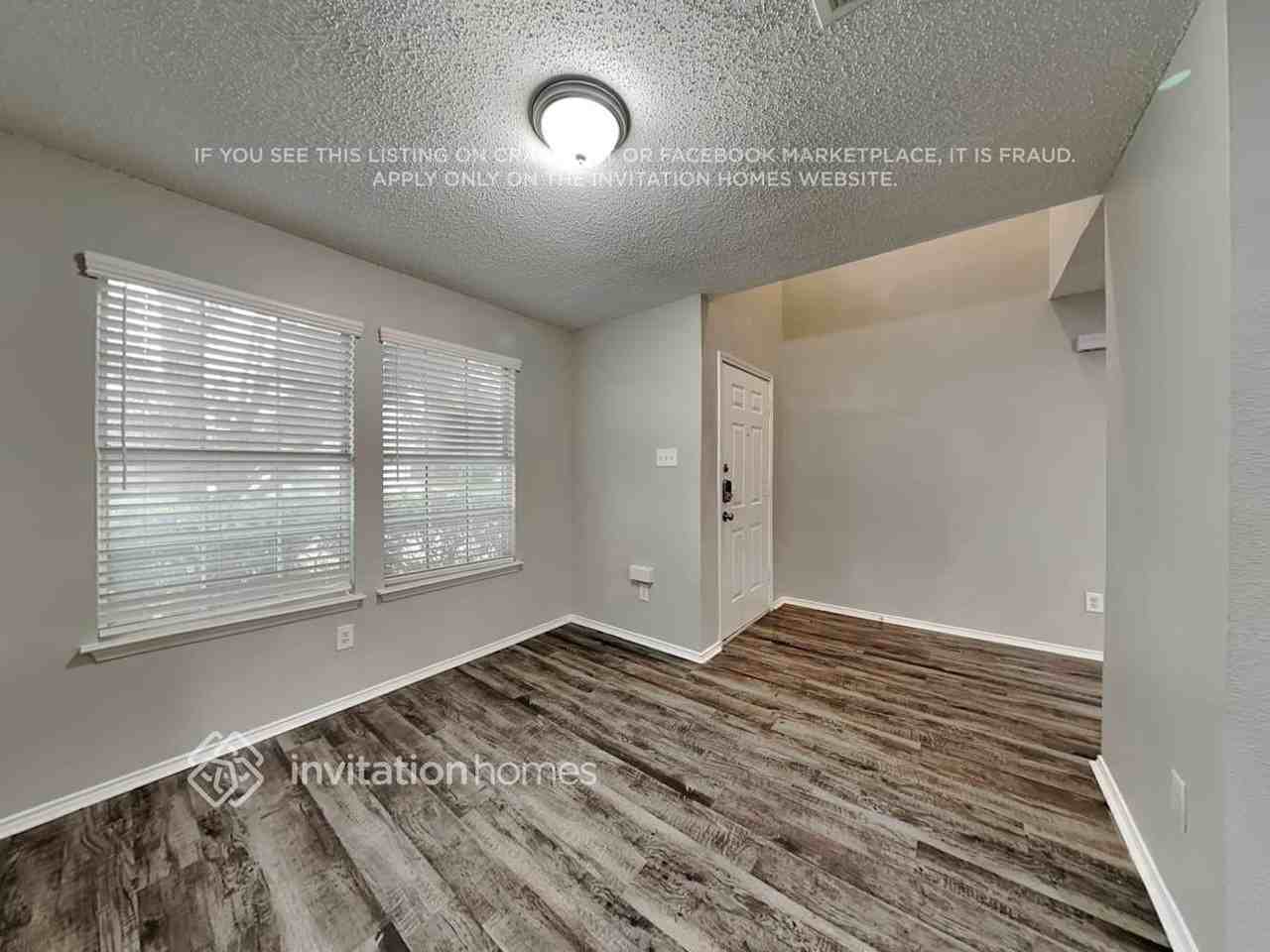 1013 Manassas Dr - Photo 6 of 21
