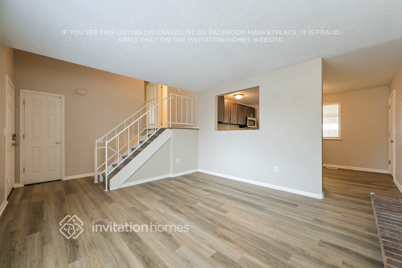 3361 S Winston St - Photo 6 of 18
