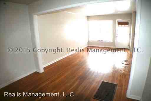 738 W 13th St - Photo 3 of 10