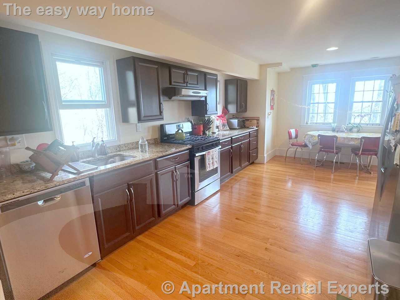 86 Coolidge Rd - Photo 2 of 36