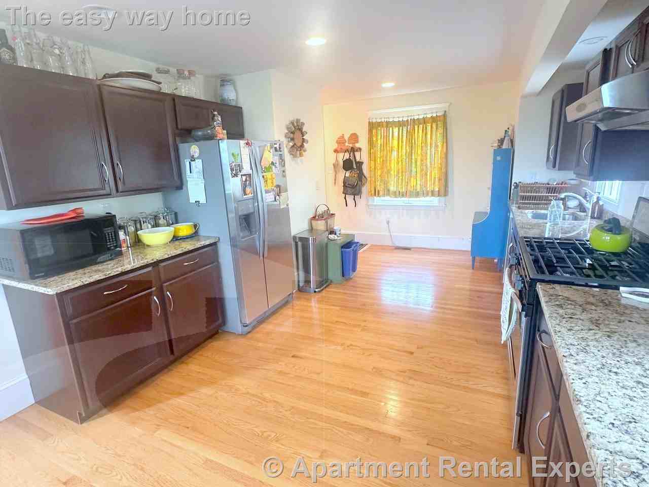 86 Coolidge Rd - Photo 3 of 36