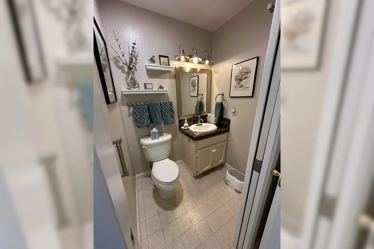 640 Donald Dr - Photo 2 of 19