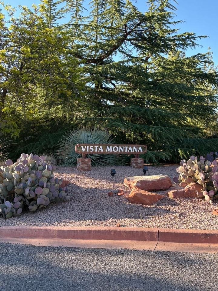 1340 Vista Montana Rd - Photo 2 of 28