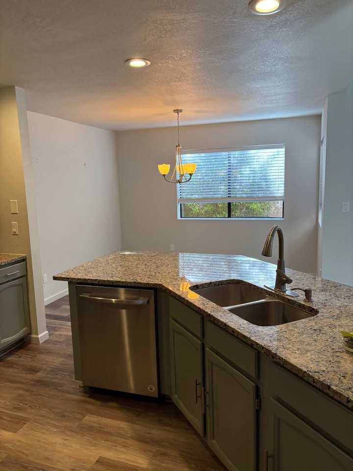 1340 Vista Montana Rd - Photo 4 of 28