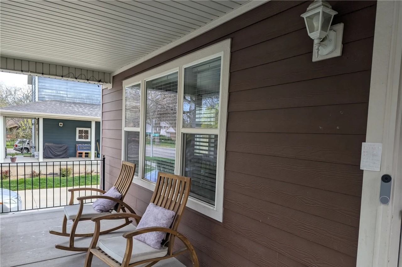 127 S 400 E - Photo 2 of 36