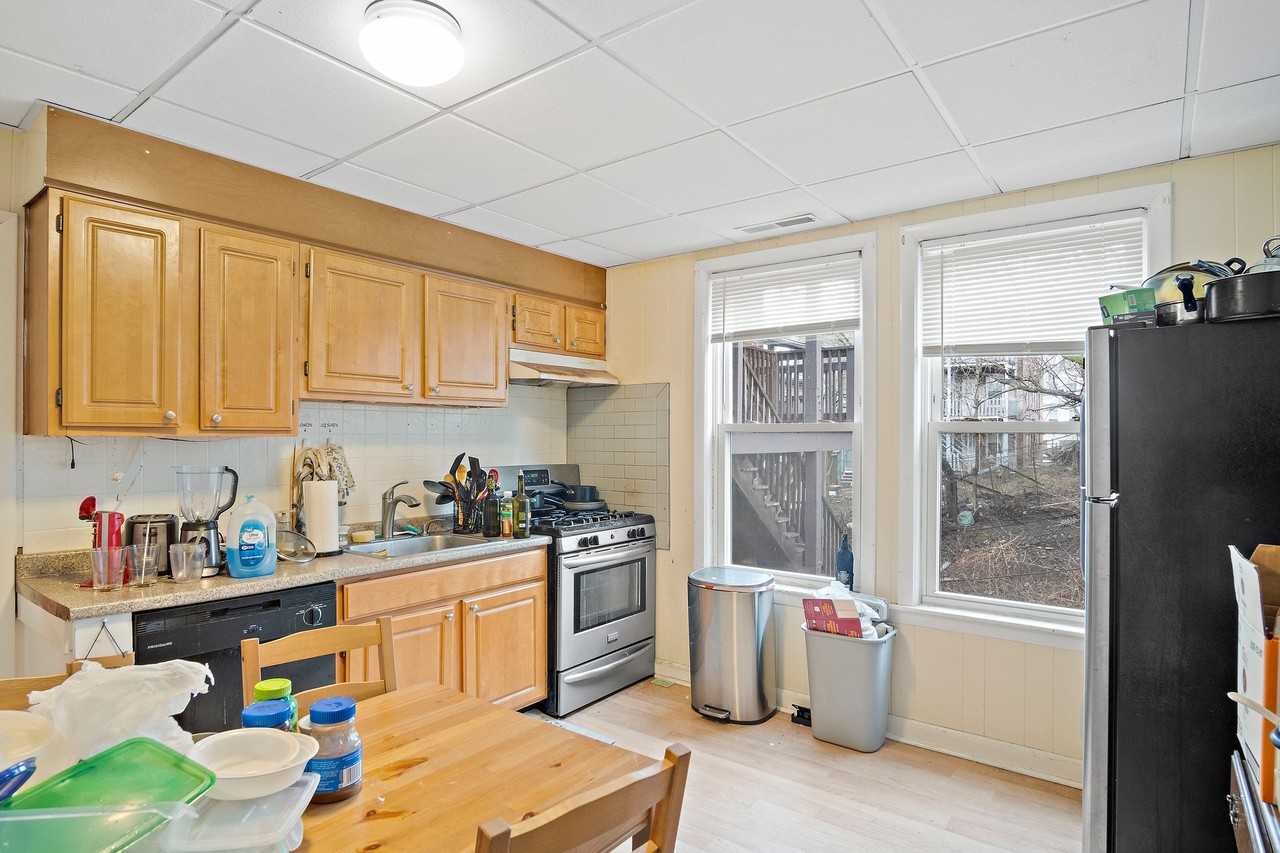 855 Huntington Ave #2 - Photo 3 of 19