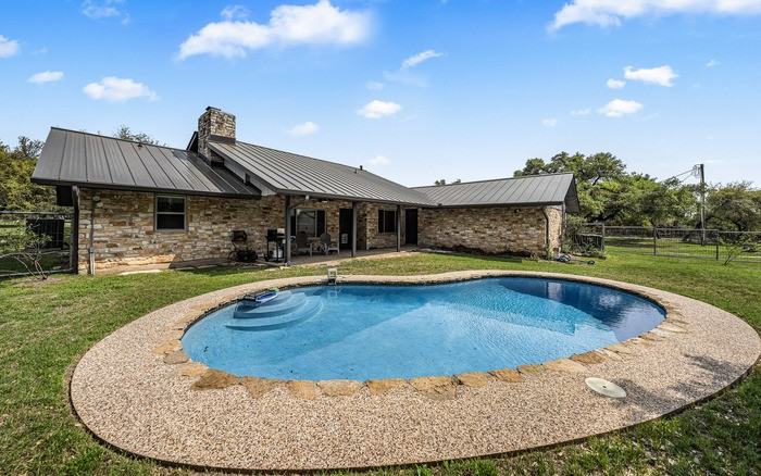 2104 Mayfield Dr - Photo 2 of 30