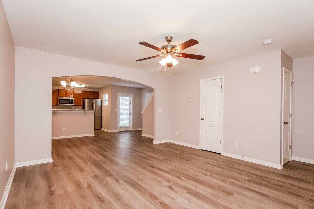 204 Ravenridge Ct - Photo 5 of 17