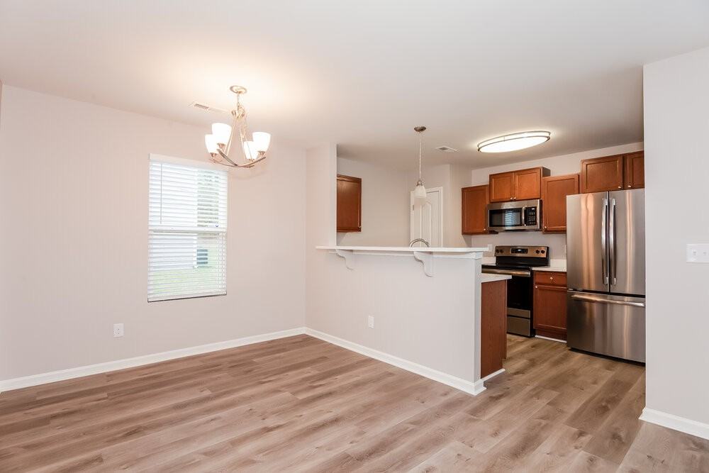 204 Ravenridge Ct - Photo 6 of 17
