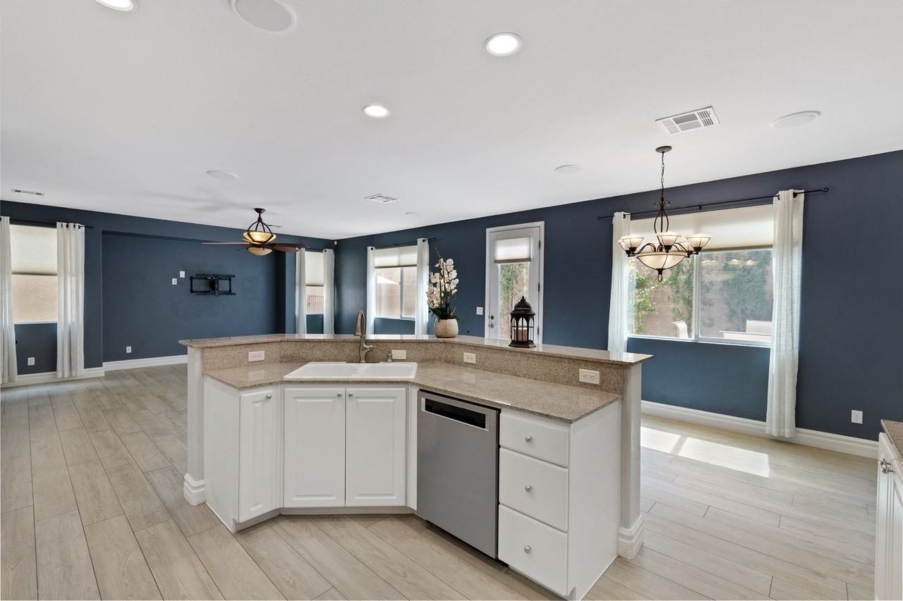 9757 Marcelline Ave - Photo 3 of 25