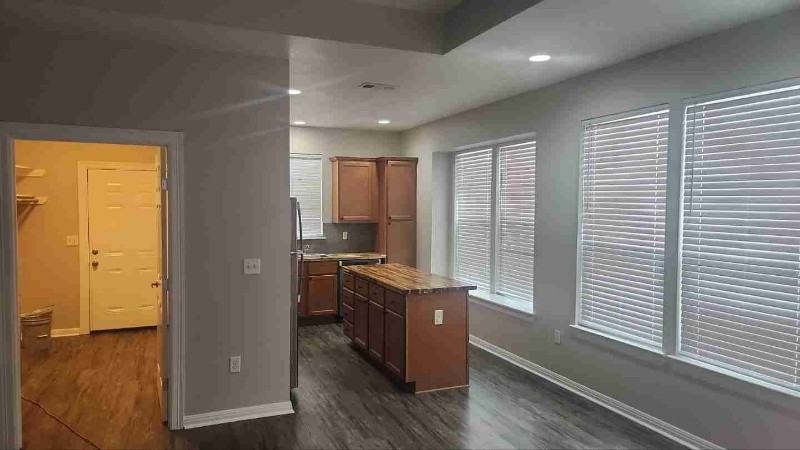 1385 Simmons St - Photo 3 of 19