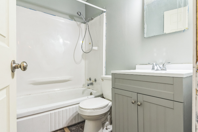 1120 Elmhurst Ave - Photo 3 of 12