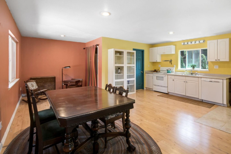 25950 Soquel San Jose Rd - Photo 2 of 9