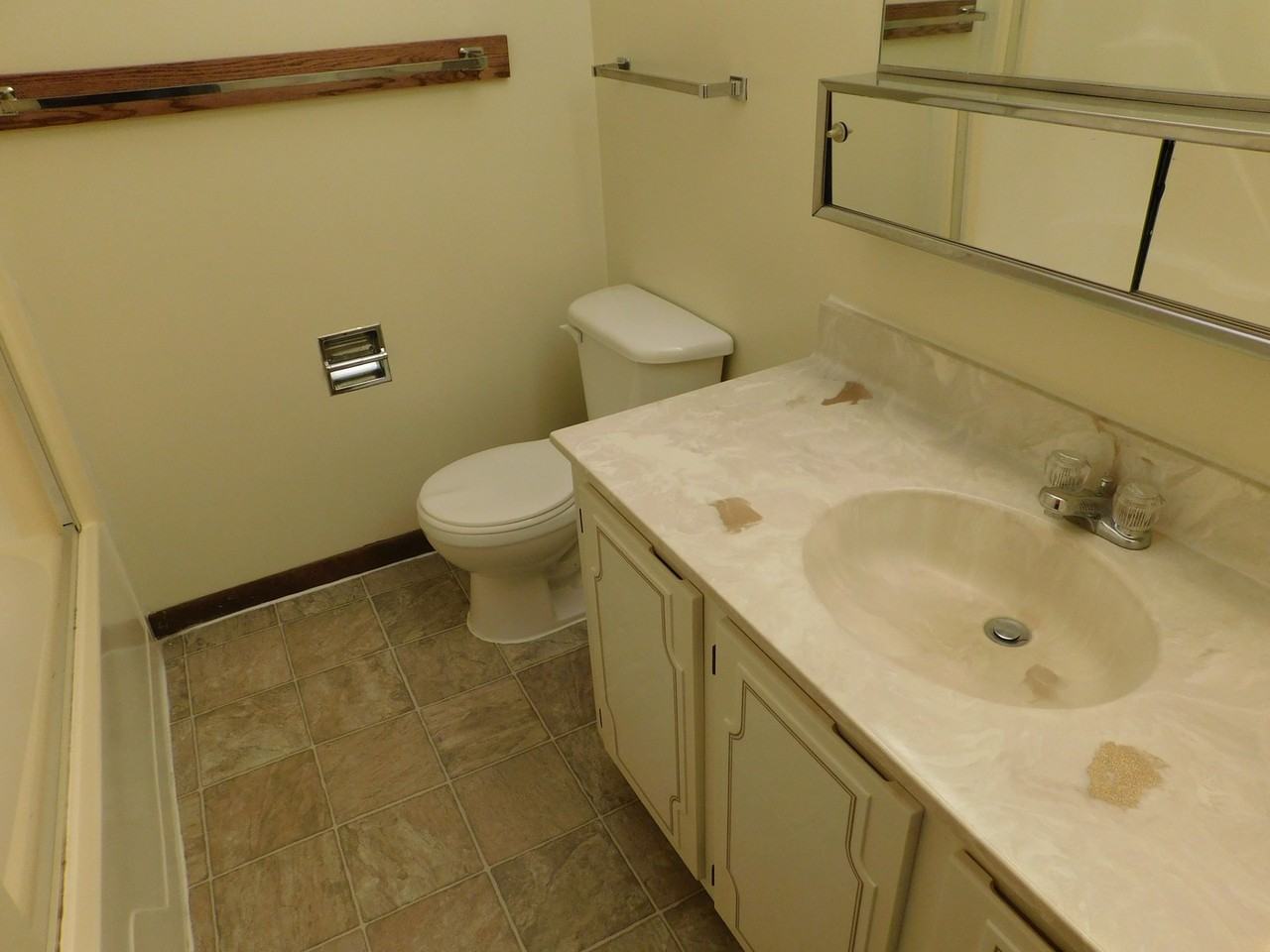 435 Boswell - Photo 3 of 7