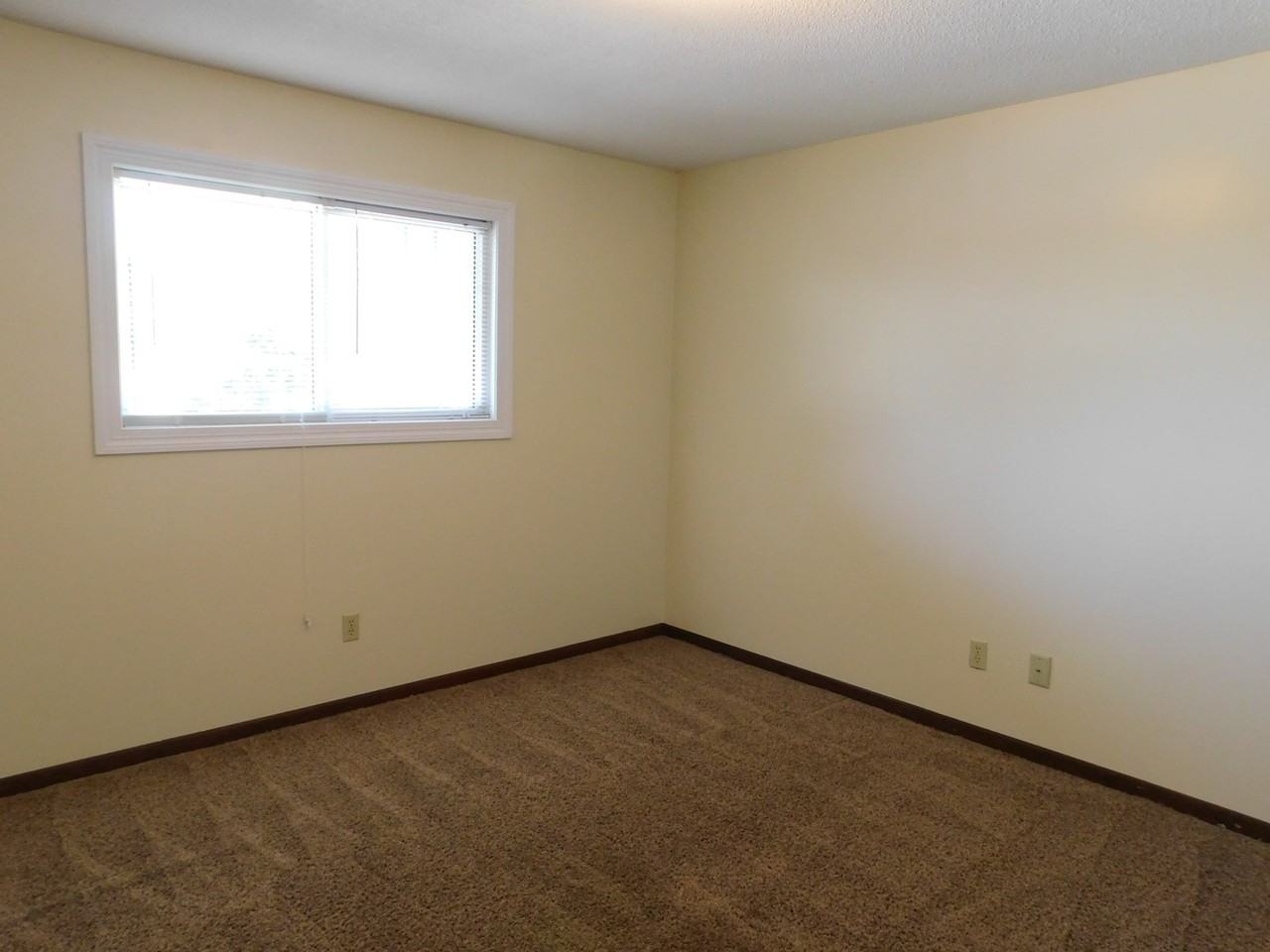 435 Boswell - Photo 5 of 7