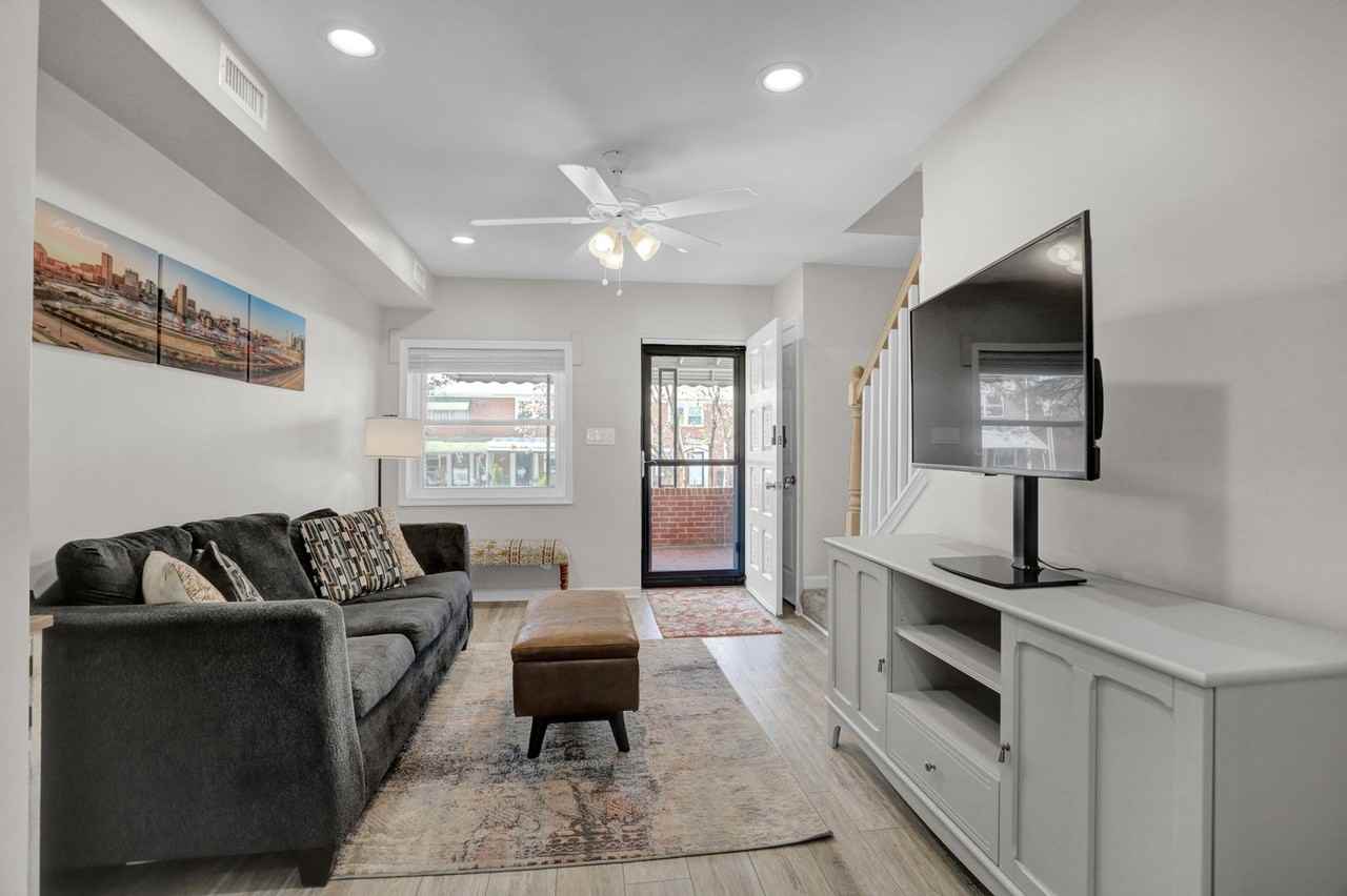 1207 Anglesea St - Photo 2 of 29