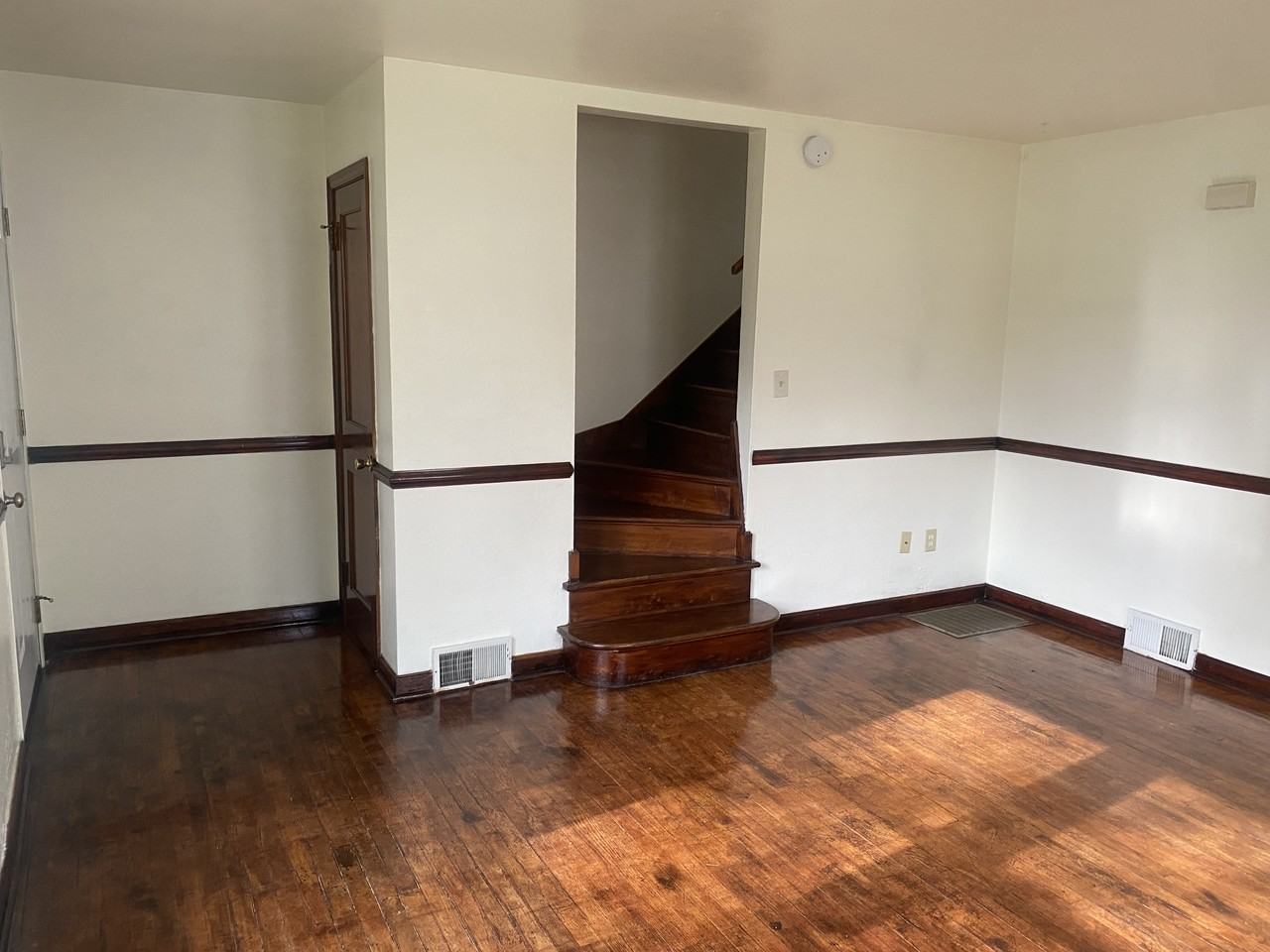 430 N 4th St #1 - Photo 5 of 29