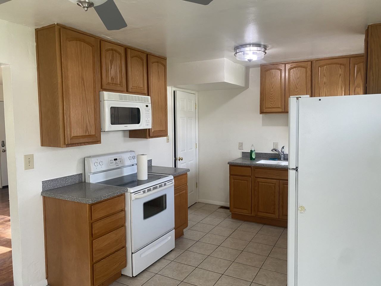 430 N 4th St #1 - Photo 7 of 29