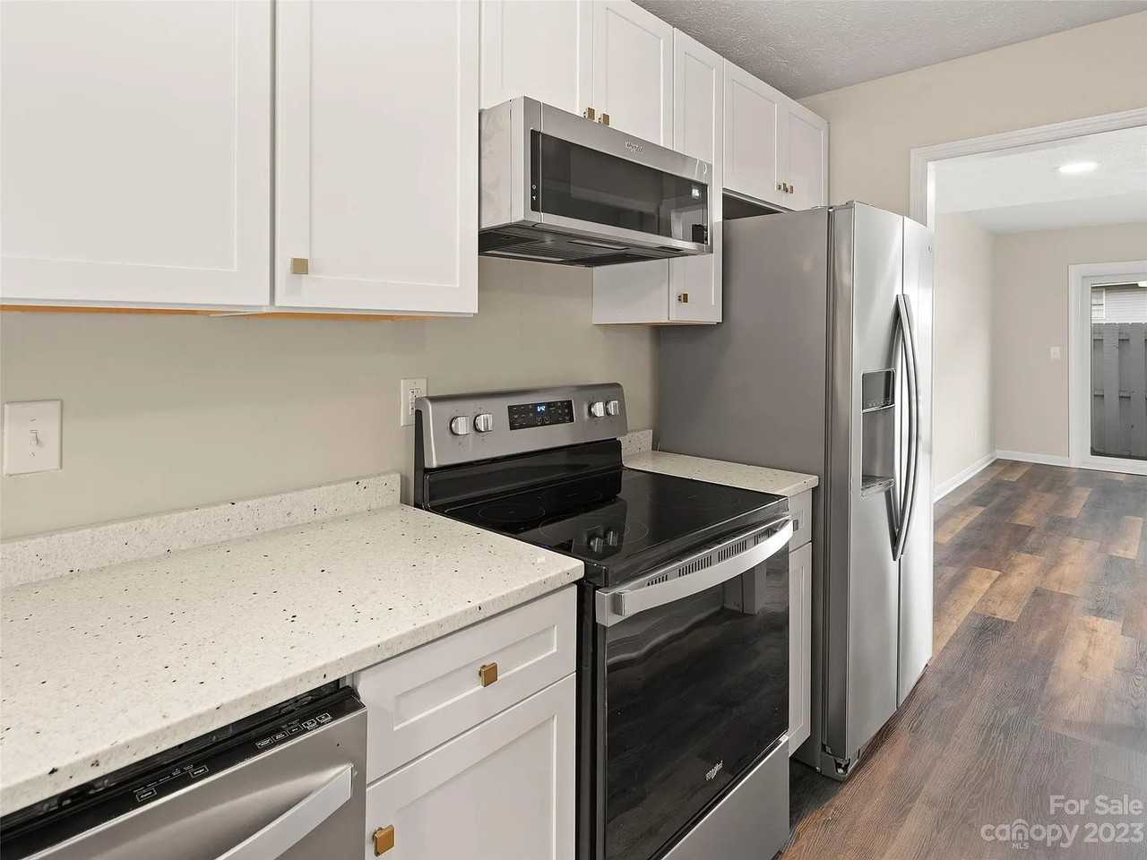 305 Southway Garden Rd #NA - Photo 5 of 19