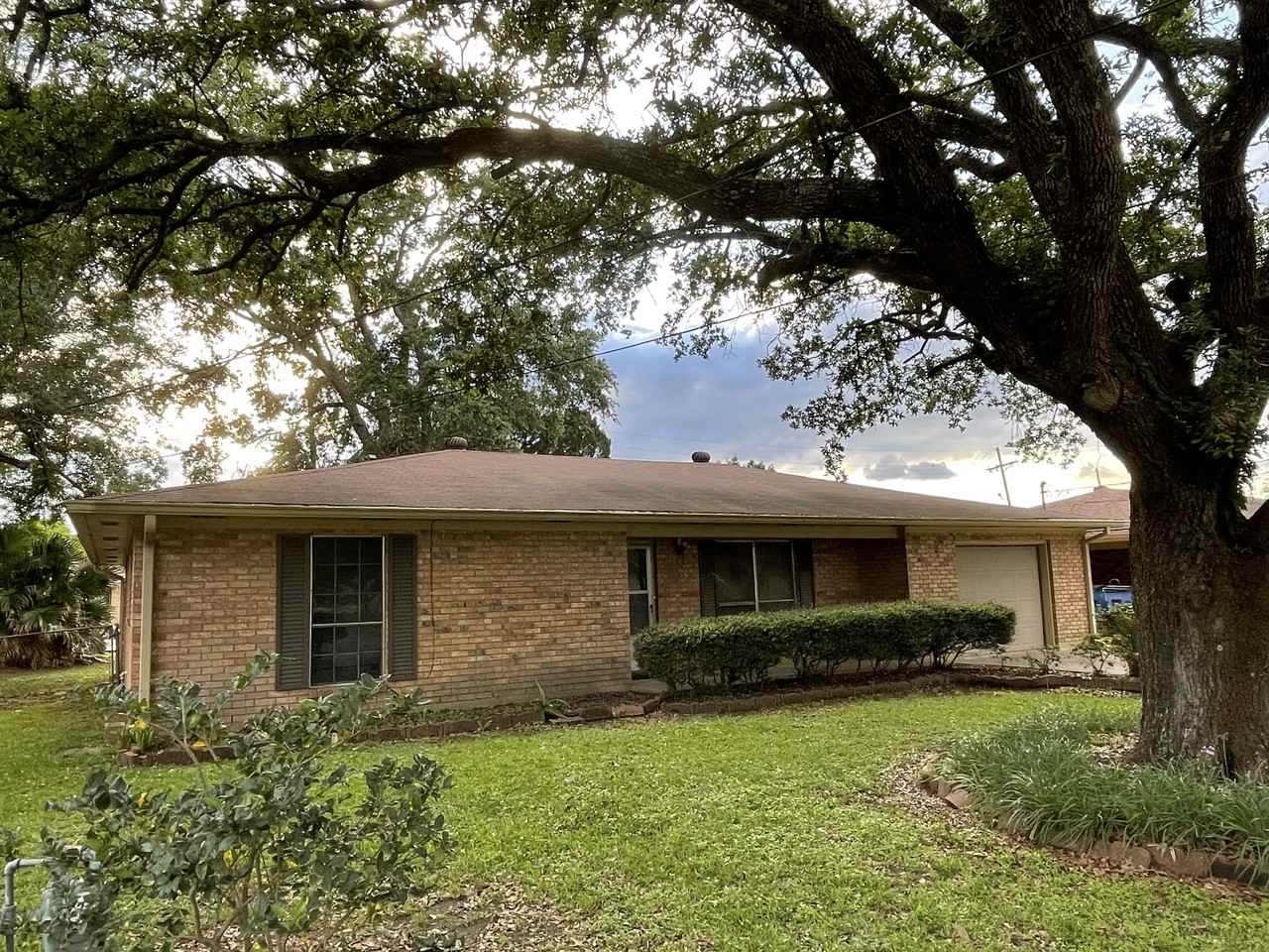 307 Pecan Dr #NA - Photo 2 of 15