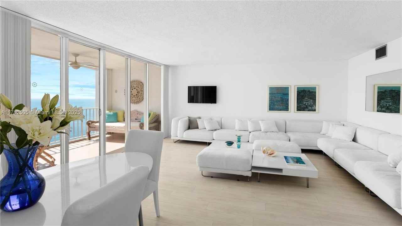 881 Ocean Dr #24C - Photo 3 of 22