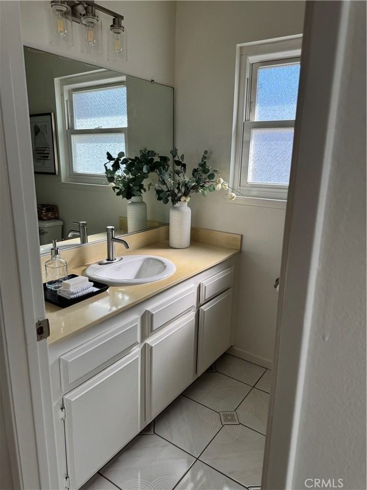 1211 Northampton Way - Photo 7 of 11