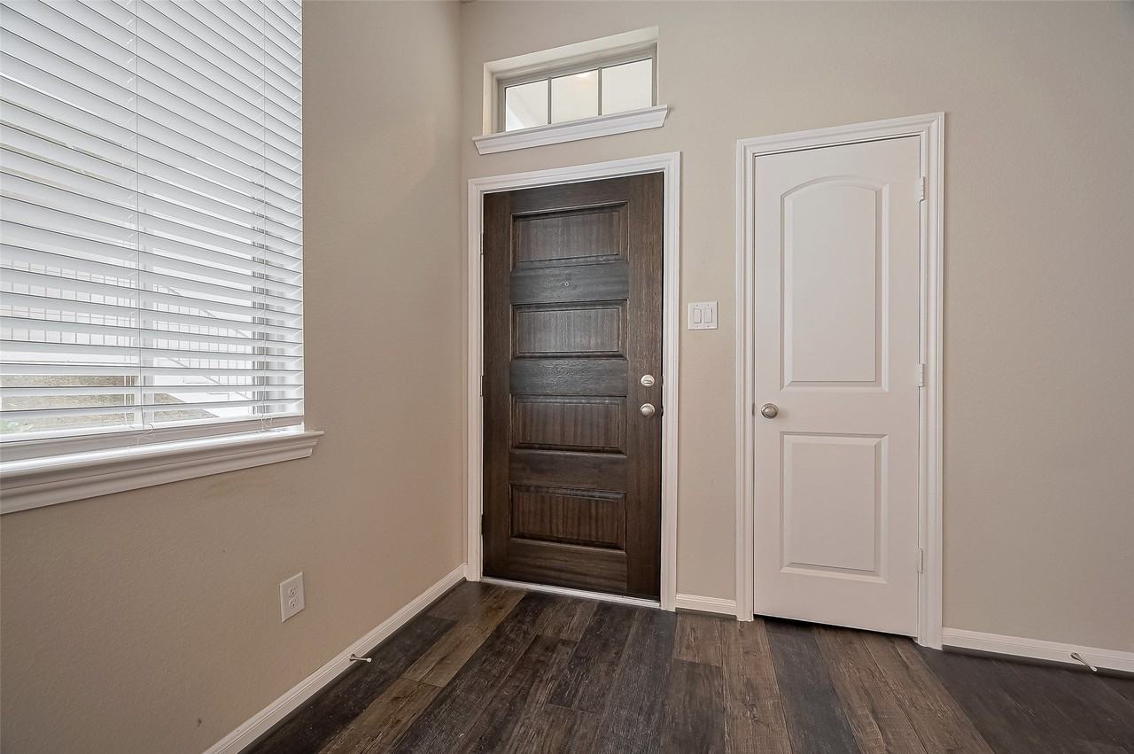 363 Biltmore Loop - Photo 7 of 49