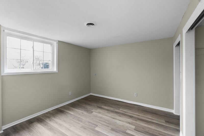 101 Waldorf Pkwy - Photo 5 of 10