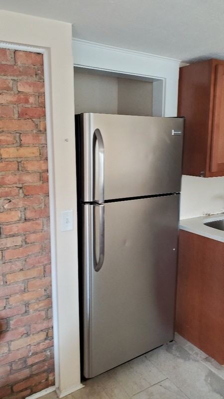 1113 E Genesee St - Photo 2 of 10