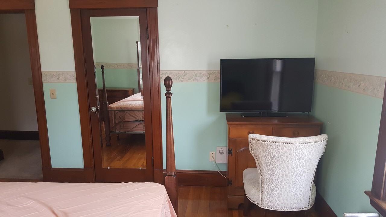 E Cross St #4 - Photo 2 of 16