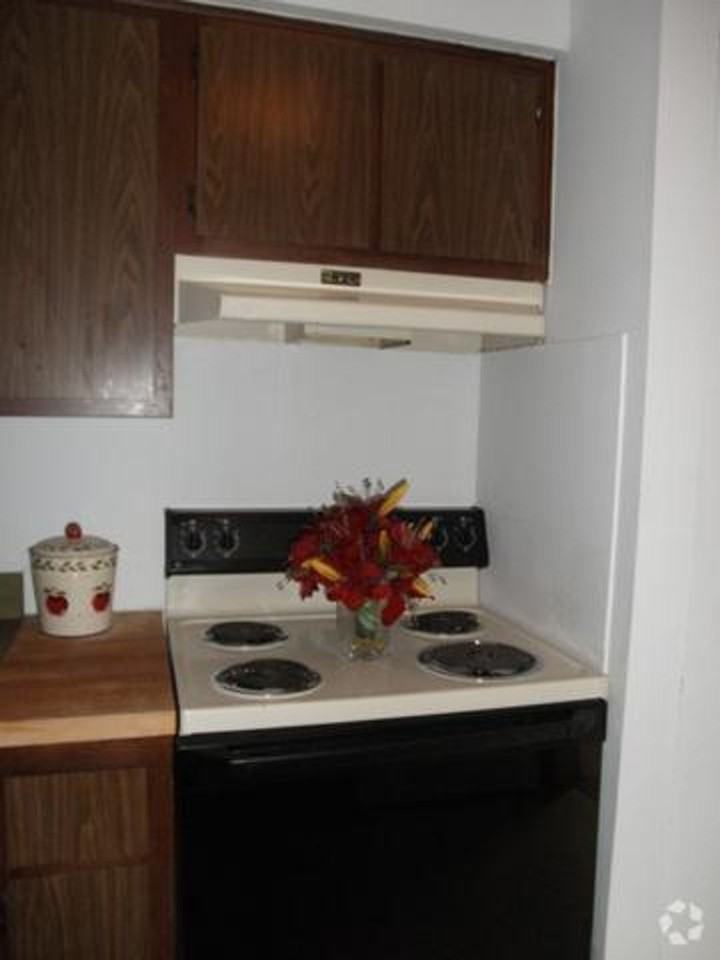 Peachtree Apartments - Photo 3 of 50